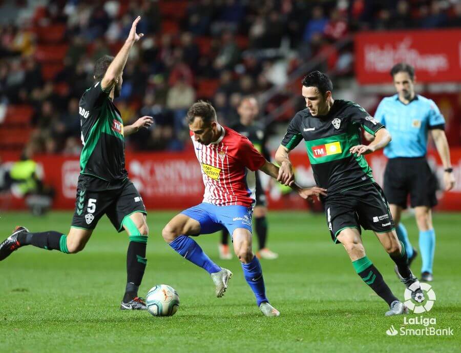 Partido entre Sporting y Elche en el Martínez Valero / LFP